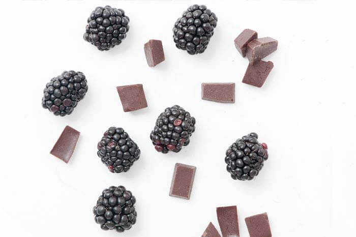 DIY Cake Recipe with Blackberries