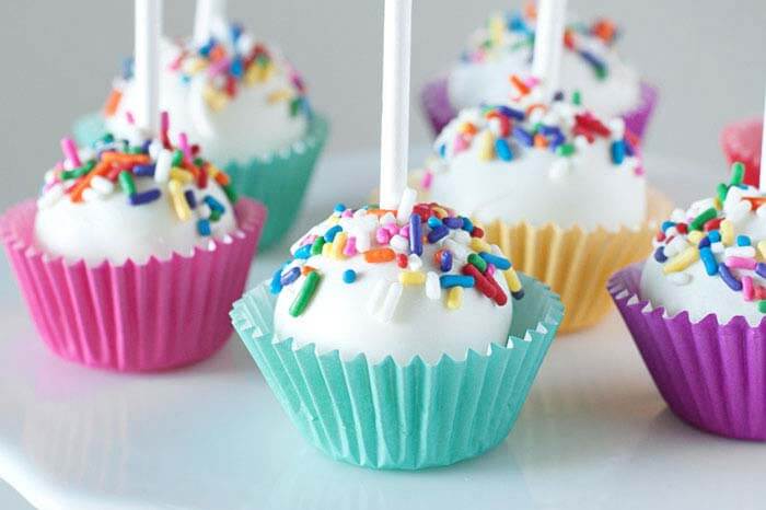 How to Make Your Own Cake Pops at Home