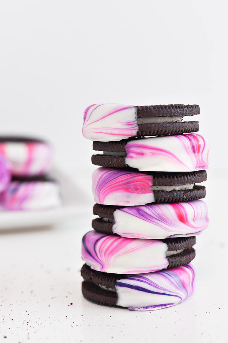 Easy Decorated Oreos | Sprinkles For Breakfast