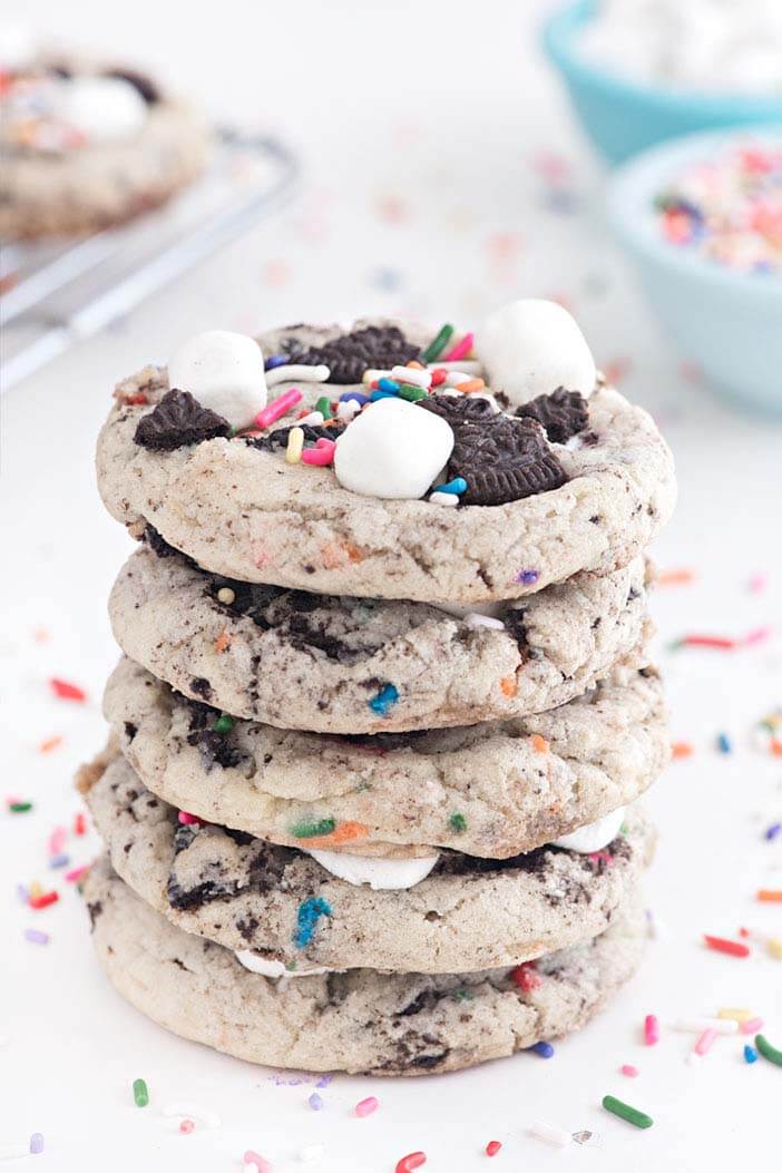 Learn to Bake Cookies and Cream Cookies